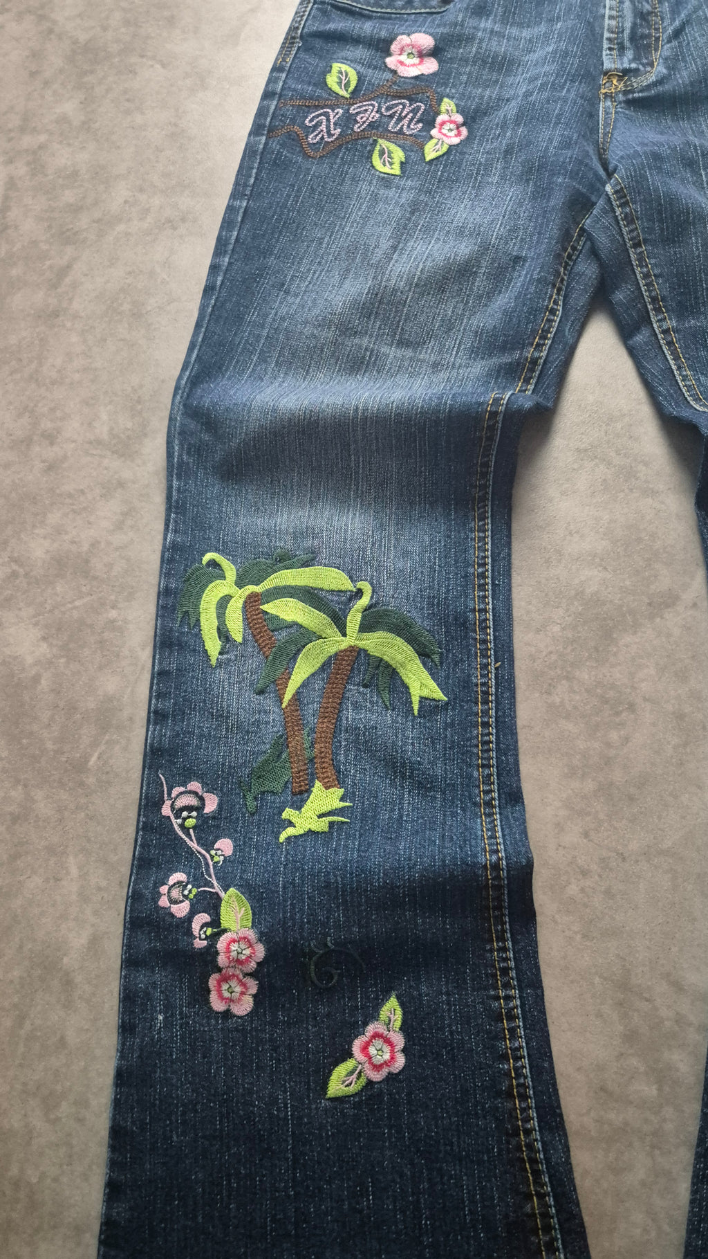 Y2K Jeans – Blumen & Palmen