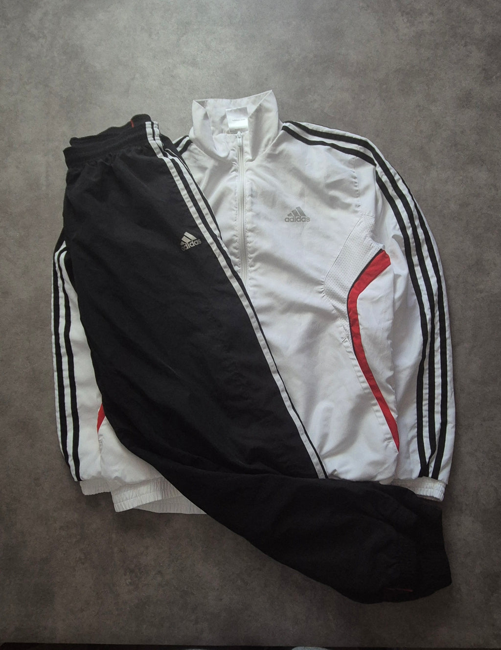 Adidas Tracksuit (S-M)