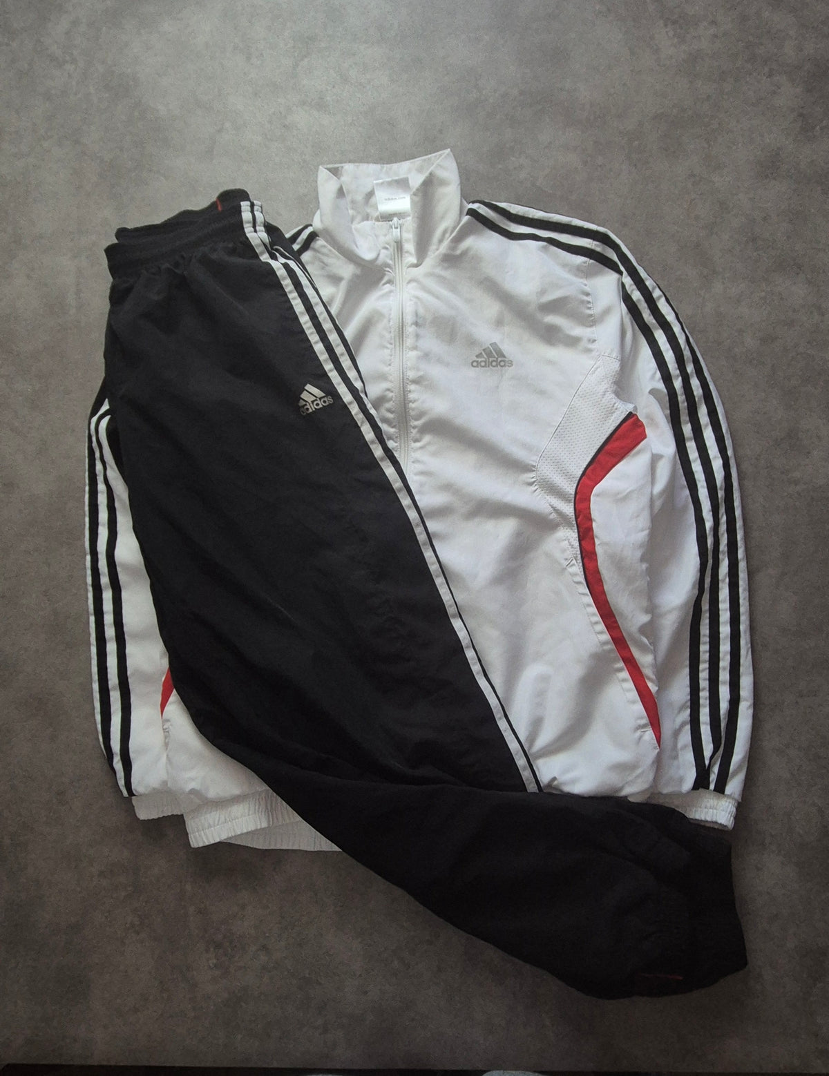Adidas Tracksuit (S-M)
